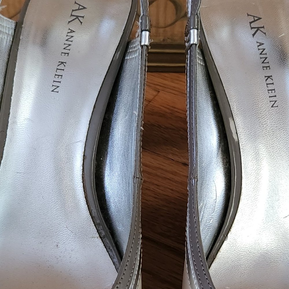 Gray and cream wide heel